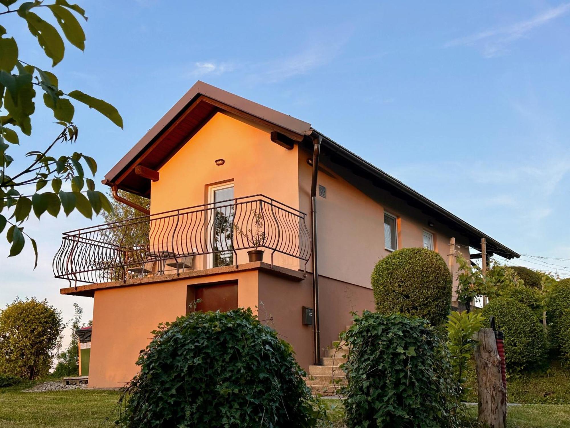 Holiday House Tomajna Podlehnik Exterior foto
